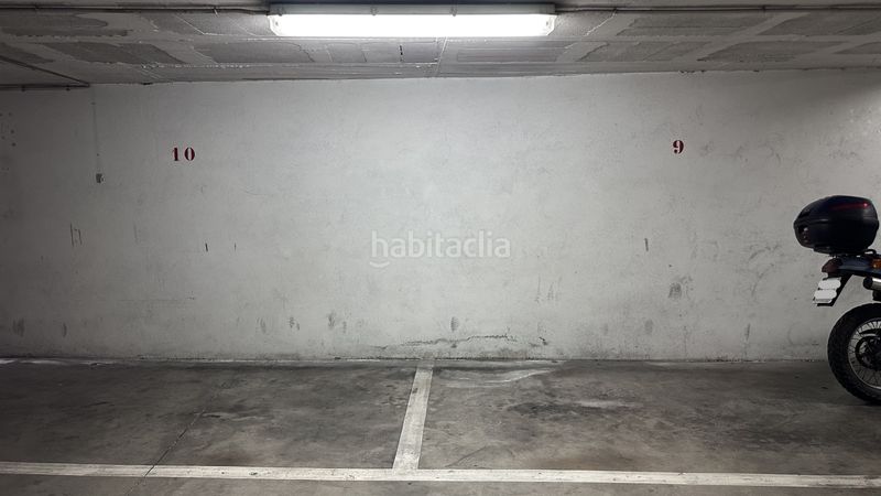 Foto d9fc6075-8475-42d6-80e8-e42c08a6d9db. Aparcament cotxe a carrer compositor pere aubert 22 a Olot