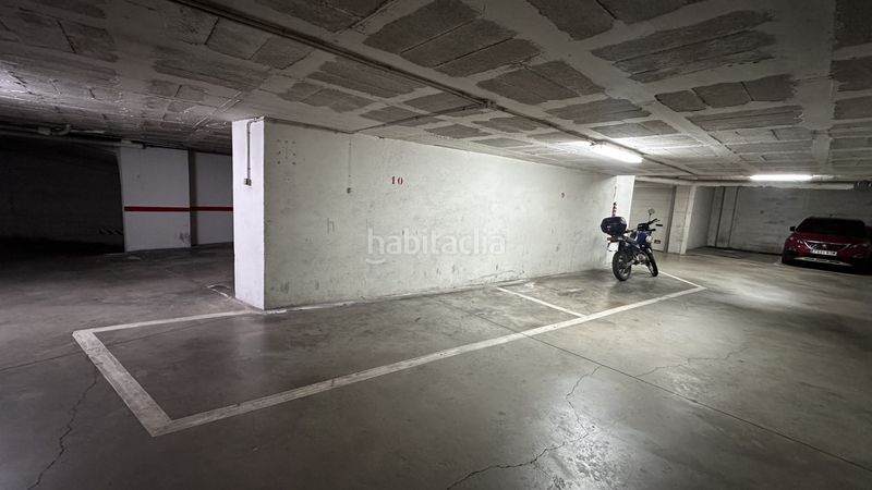 Foto f10fca08-3a9b-456e-a017-2ddb885a16ea. Aparcament cotxe a carrer compositor pere aubert 22 a Olot