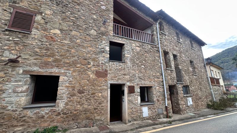 Foto b74776af-6493-4826-9aca-ac9c37d8995e. Chalet en carrer santa margarida 1 magnífica casa reformada en el valle de bianya en Vall de Bianya (La)