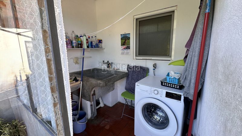Foto 15952c56-d542-44e9-98a0-ebb7f41c874c. Casa adossada amb xemeneia calefacció aparcament a Castellfollit de la Roca