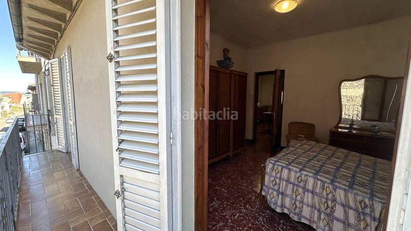 Foto d2f1cd0e-76b5-4ba7-bff4-674ac5cc92ad. Casa adossada amb xemeneia calefacció aparcament a Castellfollit de la Roca