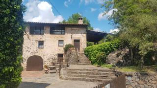 Masia a Sant Joan les Fonts. Casa rural en sant joan les fonts