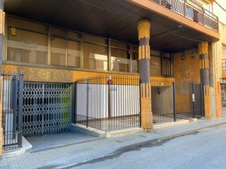 Rent Business premise in Calella. Gran local en alquiler en el centro de calella