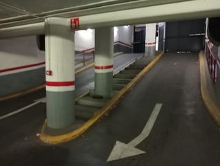 Lloguer Aparcament cotxe  De calàbria. Plaza de parquing en alquiler  en calle paris