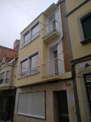 Edifici a De catalunya 10. Edificio de apartamentos turísticos en pineda de mar