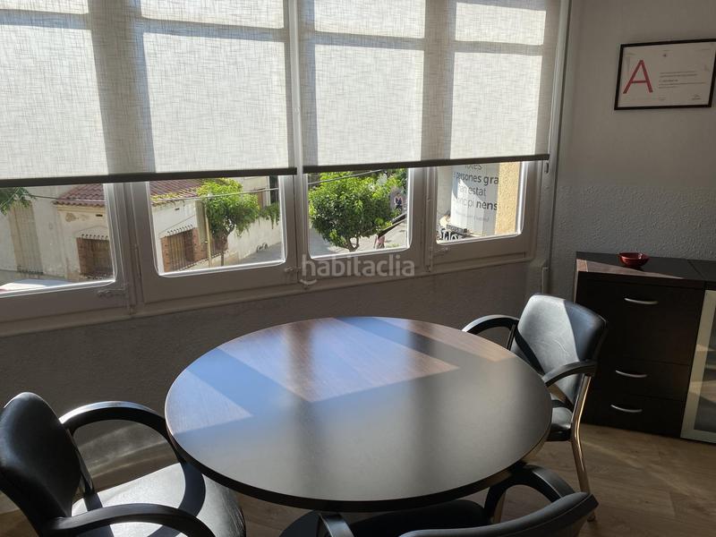 Foto 813ad822-e04d-4e50-8b59-94fb23d92d34. Alquiler local comercial en jaume balmes 2 gran despacho en alquiler en Pineda de Mar