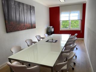 Rent Business premise in Jaume balmes 2. Gran despacho en alquiler en pineda de mar