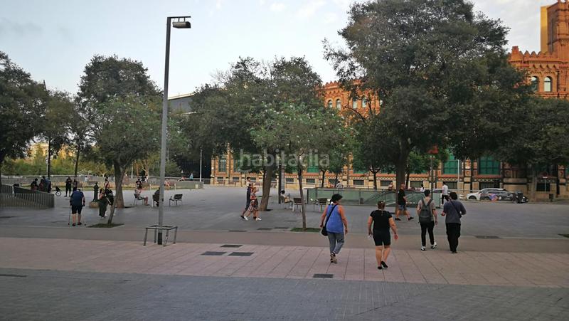 Foto e4b68981-31fb-42f5-96dc-1b0924702ccf. Autoparkplatz in d'alí bei 32 in Fort Pienc Barcelona