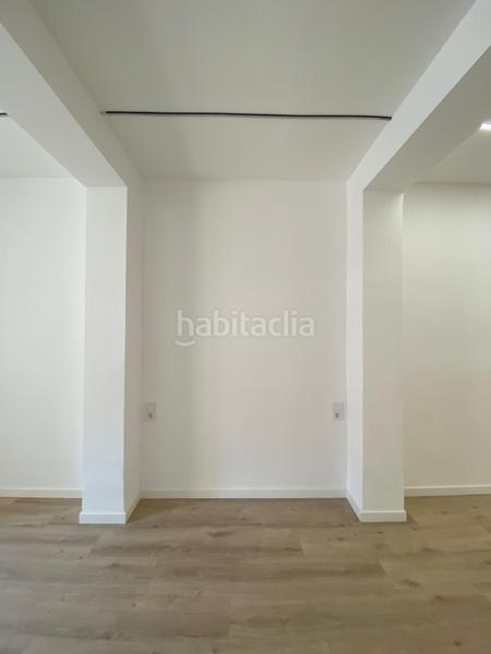 Foto dceb0d2f-b41d-413f-b8b6-02ece68aaca0. Oficina en La Nova Esquerra de l´Eixample Barcelona