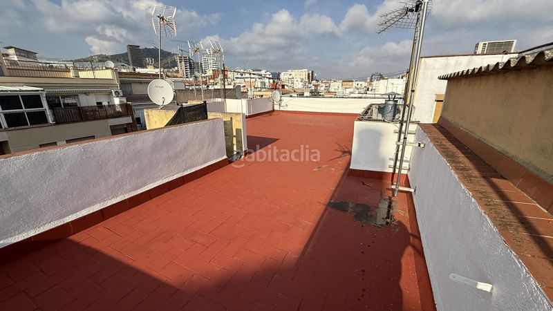 Foto fe835cad-c853-4517-b9c6-5dce0a03eb96. Edificio  en bloque, todo arrendado, rentabilidad desde el primer día. en Esplugues de Llobregat
