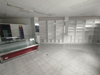 Location Local commercial à Avenida sardiñeira 1. El mejor local enfrente de la nueva intermodal