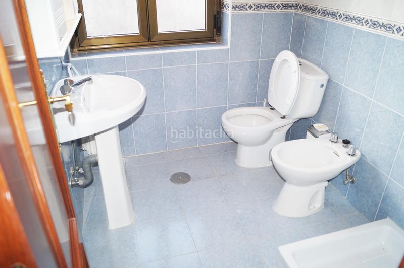 Foto f07e2a19-9e46-43b4-808e-4b849048596e. Casa a schiera in calle real 86 in Alija del Infantado