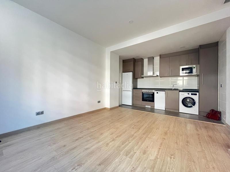 Foto 5178cf9c-8d95-4c55-bc8e-195a4ef6df31. Piano terra con riscaldamento in Barri de les Corts Barcelona