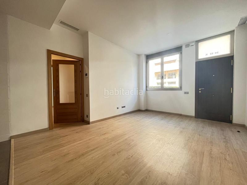 Foto 725d5a0f-50ea-4182-8055-c0fb1e45544b. Piano terra con riscaldamento in Barri de les Corts Barcelona