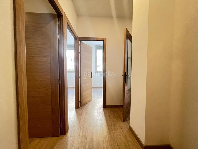 Foto 7cee56d6-8df3-401d-a025-9296883cf17e. Piano terra con riscaldamento in Barri de les Corts Barcelona