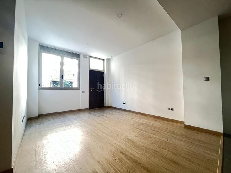 Foto a74f7d8b-4655-4144-8f43-b672f78faeb3. Piano terra con riscaldamento in Barri de les Corts Barcelona