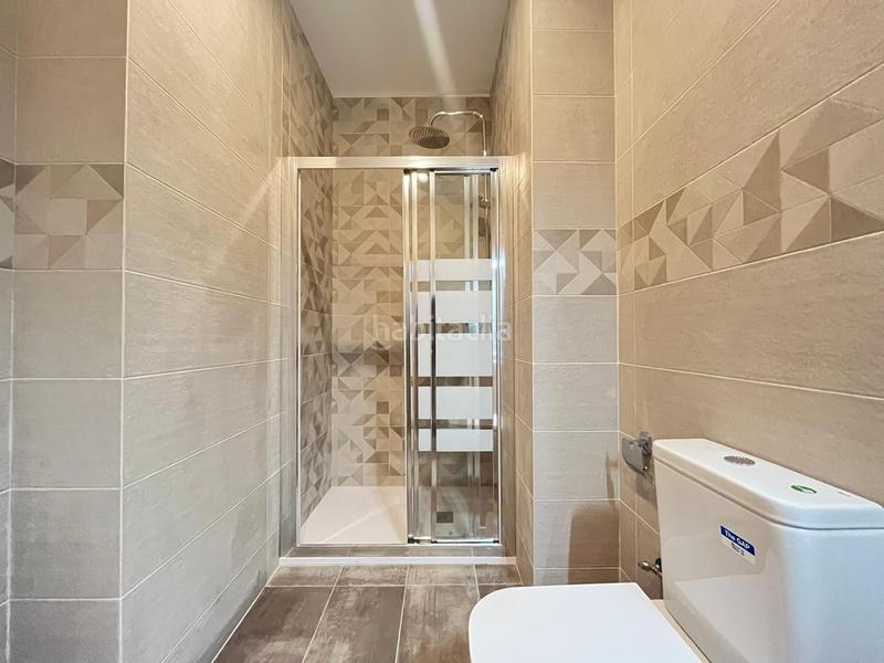 Foto bf9f7e8d-0a30-4a8a-b359-489a402fe45f. Piano terra con riscaldamento in Barri de les Corts Barcelona