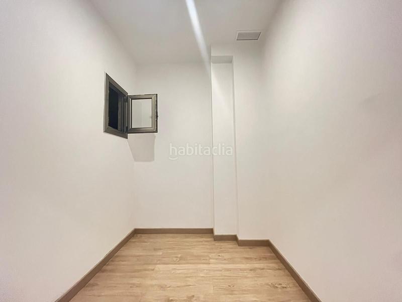 Foto fa9aec5a-b218-4305-8681-5ae5a37df918. Piano terra con riscaldamento in Barri de les Corts Barcelona