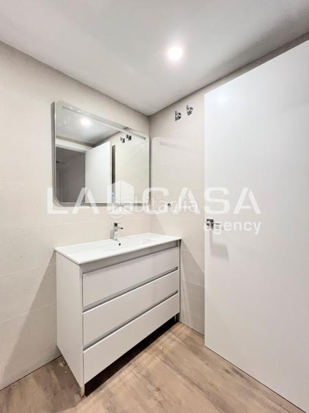 Foto 0b11f0dc-7a2d-4223-b8bc-ed8380a54cef. Planta baixa a Llefià Badalona