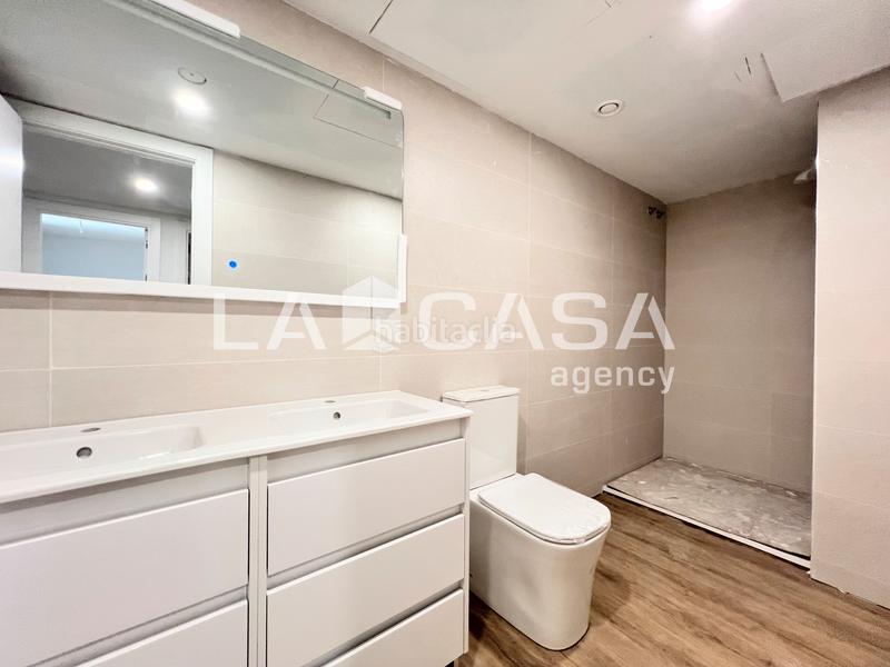 Foto 1a5456c9-f0b7-4578-846a-2a7b801b7f98. Planta baixa a Llefià Badalona