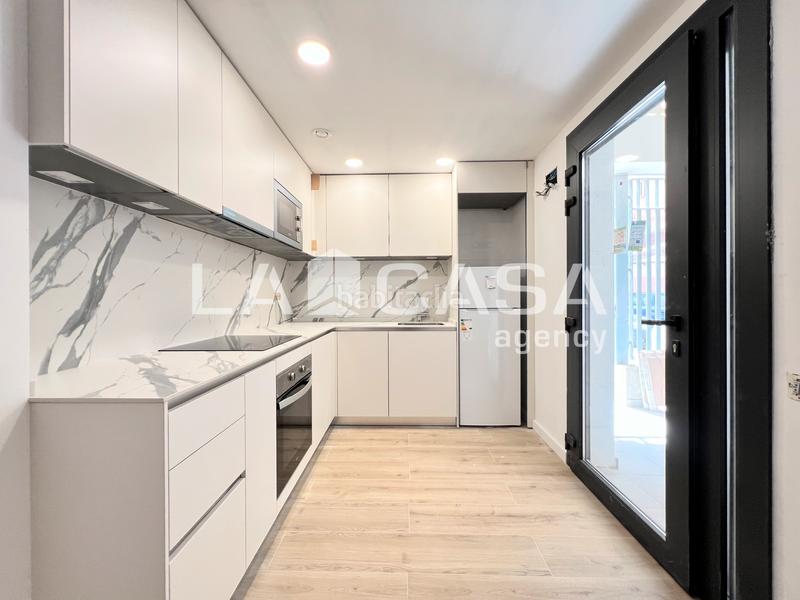 Foto 1ac0f2c2-83d0-4ceb-9e1e-1ab406260f8c. Planta baixa a Llefià Badalona