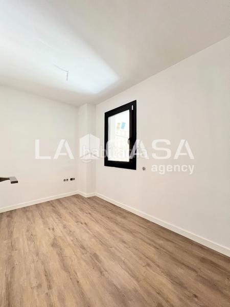 Foto 22b309a0-c857-4439-8eea-a8a11559cc8d. Planta baixa a Llefià Badalona