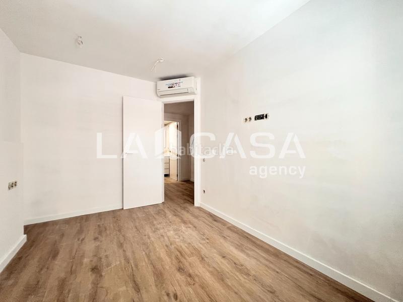 Foto 2d56c2f2-1d4a-4378-a70a-b81601bba3f3. Planta baixa a Llefià Badalona