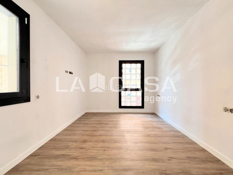 Foto 45c0110e-0b99-493a-9f0f-e6898699f3db. Planta baixa a Llefià Badalona