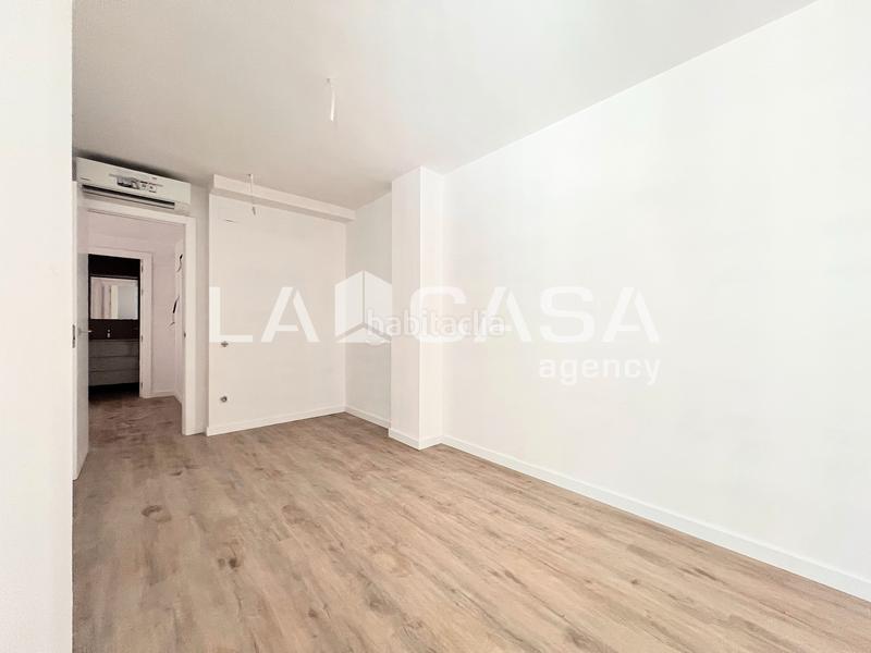 Foto 4ee25640-ea23-4047-a4e8-d8c3e2c66620. Planta baixa a Llefià Badalona