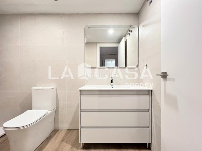 Foto 60a1728c-5a4f-4b9d-8298-9316c32ff4e8. Planta baixa a Llefià Badalona