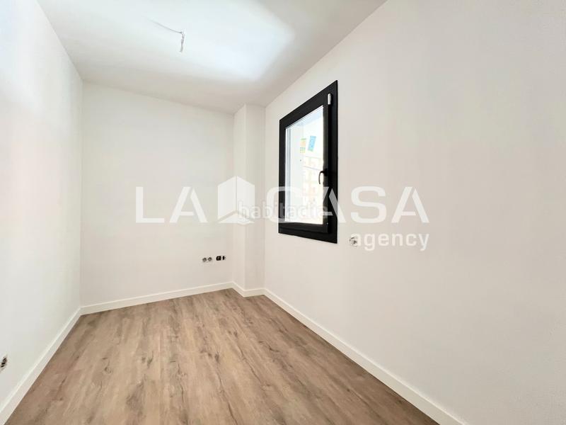 Foto 65cb3bde-9f0e-4c6a-8917-3f4356eea0a2. Planta baixa a Llefià Badalona