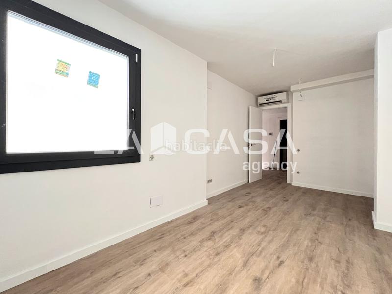 Foto 6cefd04e-e5e5-4ea1-9e66-c02f24ba939f. Planta baixa a Llefià Badalona