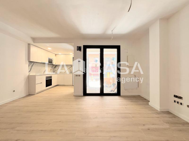 Foto 81552d1c-255d-49cf-88f9-b64cb86d9ed9. Planta baixa a Llefià Badalona