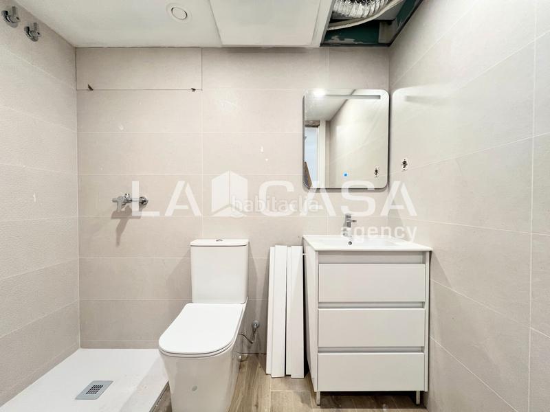 Foto ac0b5fa3-701a-4024-a682-ce2bbb3e6904. Planta baixa a Llefià Badalona
