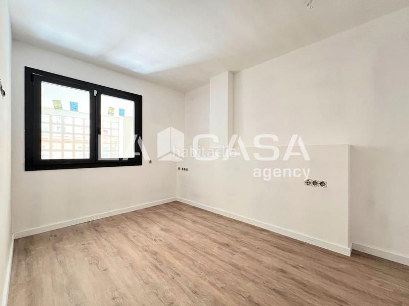 Foto b34f7988-e522-4992-b480-ea710f3a6a45. Planta baixa a Llefià Badalona