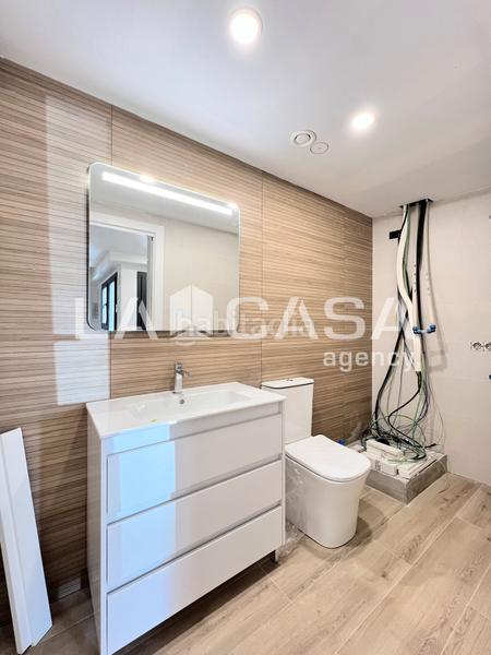 Foto badc4e38-c317-4871-a2a8-81668c3e1ceb. Planta baixa a Llefià Badalona