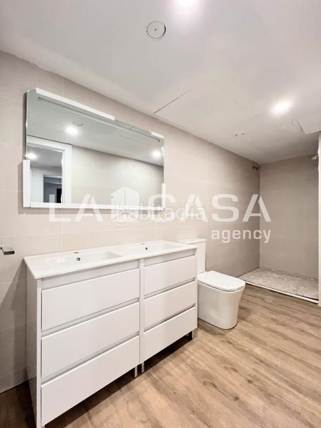 Foto cecb6eee-a407-4393-a161-e14c015bed9e. Planta baixa a Llefià Badalona