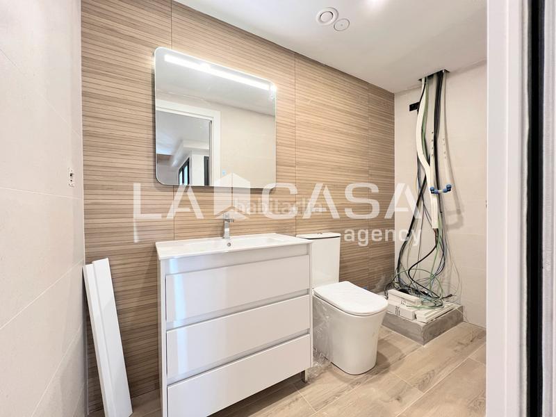 Foto e8ad5b54-d3be-437e-9ec6-f9fb94c32dec. Planta baixa a Llefià Badalona