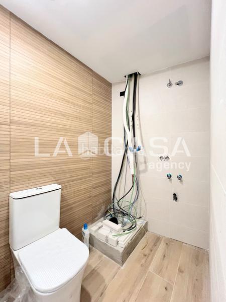 Foto efe06850-ec08-403f-99e7-c95773bd21ea. Planta baixa a Llefià Badalona