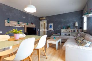 Piso en St. Pere - Sta. Caterina - El Born. Contacto para ms informacin y visitas paola