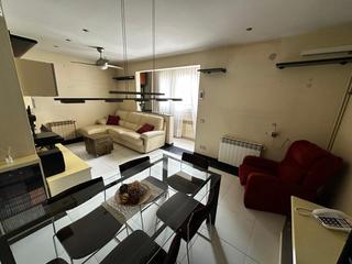 Appartement à Sants-Badal. Contacto para más información y visitas 692 65 30 22 paola
