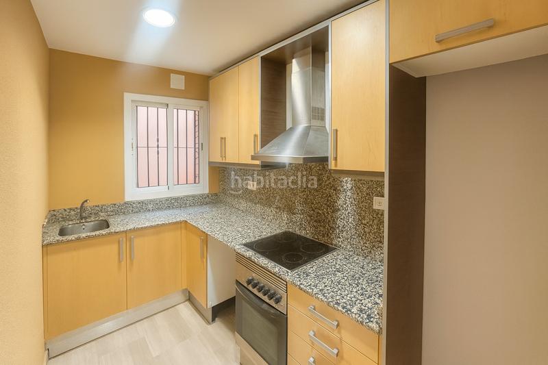 Foto fedf53b2-5001-4b2c-a20e-6191d777ea3d. Planta baixa a El Pedró Cornellà de Llobregat