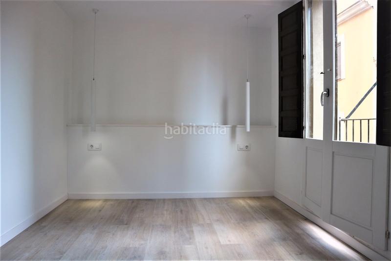 Foto fd77ef2a-e64b-4550-b955-ba00e58062e9. Etagenwohnung mit heizung in Raval Barcelona