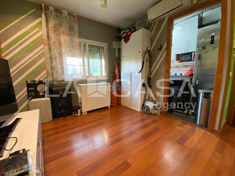 Foto 34abd8cd-abd0-40d7-b521-9fd908092371. Appartamento in Santa Rosa Santa Coloma de Gramenet