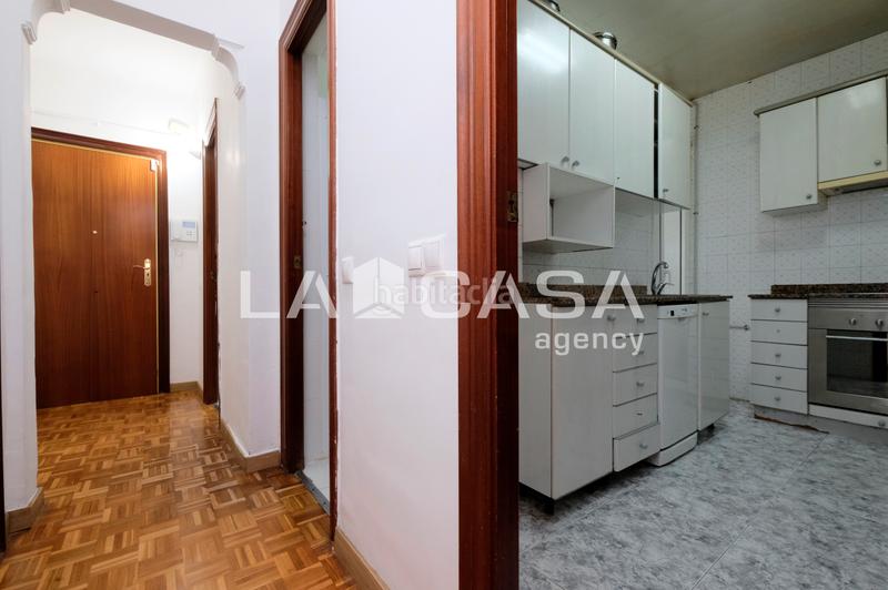 Foto f95152c1-038b-4613-af75-2755ed837683. Appartamento in Turó de la Peira Barcelona