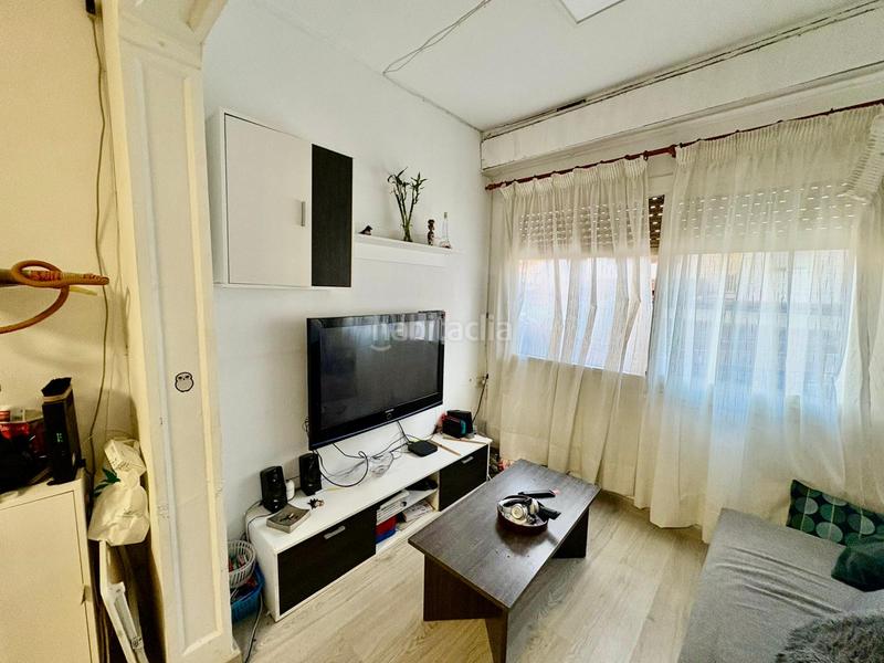 Foto e0f083d5-719b-47df-970c-fe04fd42c2b8. Etagenwohnung in Sants Barcelona