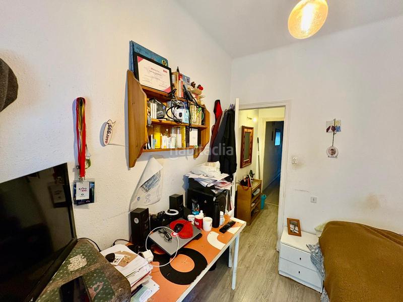 Foto f9c2c748-7780-42ab-8077-afa86bcd9b12. Etagenwohnung in Sants Barcelona