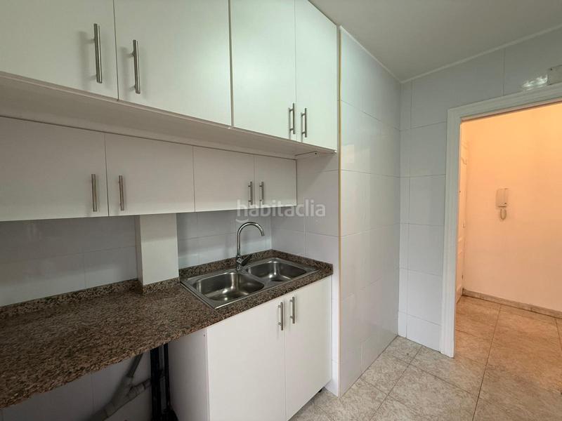 Foto e6c52580-95c5-4afb-a1f1-493d2db104e3. Piso whatsapp paula 602 251150 en Sant Joan Baptista Sant Adrià de Besòs