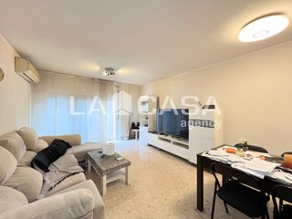 Flat in Fondo. Piso carrer de la circumval.lació, santa coloma de gramenet.