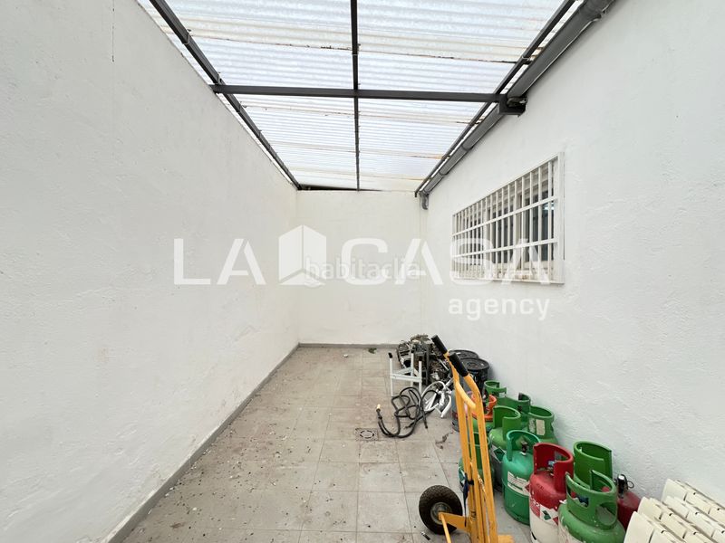 Foto 2b37ffc5-27b3-4029-bf37-111e36889106. Local comercial a Fondo Santa Coloma de Gramenet